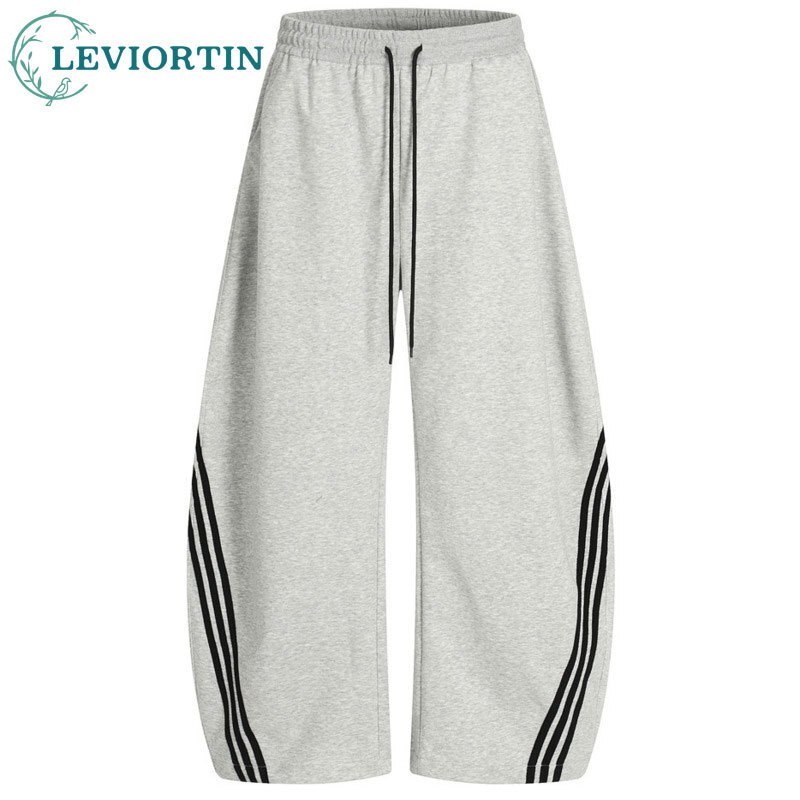 Men's trendy streetwear style, - Curved Spring Bar reseña y precio